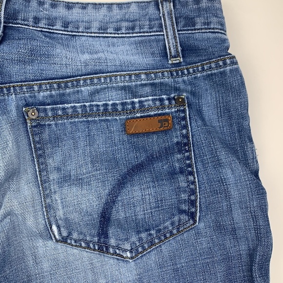 Joe’s Jeans lightly distressed jeanshorts - Picture 5 of 6